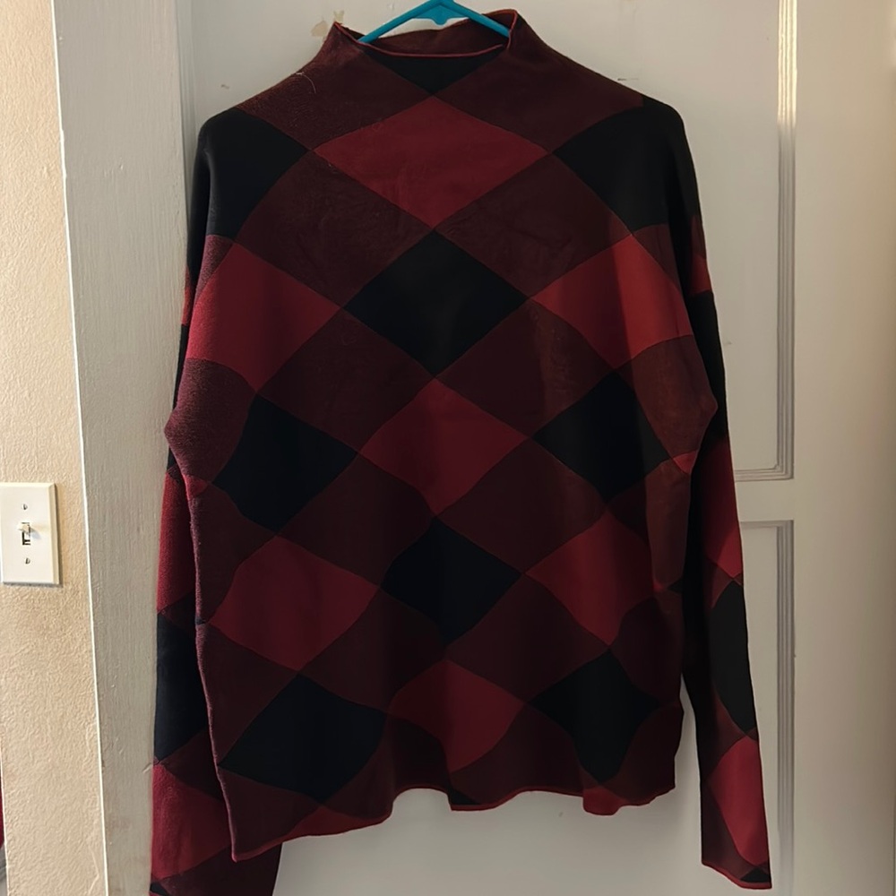 DONATING SOON - MAKE OFFERS! 
Tahari Sweater